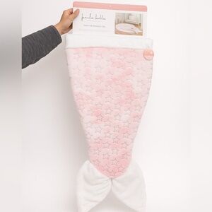 Nicole Miller Home Kids Pink & Gold Star-Patterned Mermaid Tail Blanket